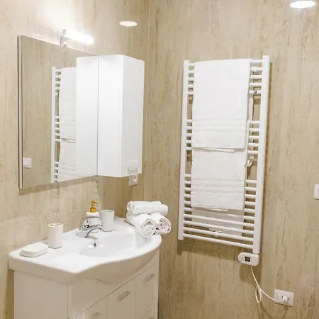 Ampio, Luminoso E In Posizione Strategica 4a * Udine