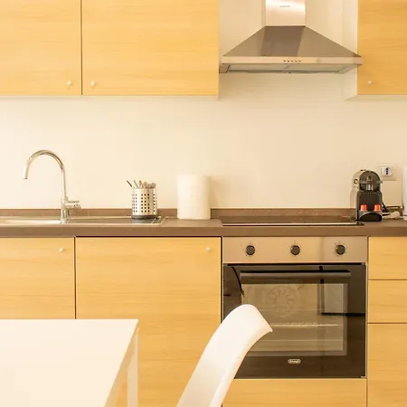 Apartmán Ampio, Luminoso E In Posizione Strategica 4a